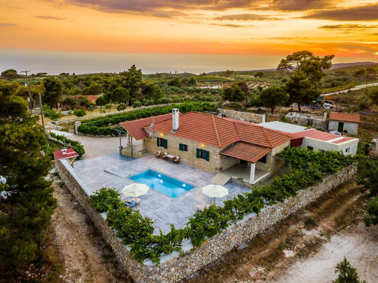 Anastasia Villa *